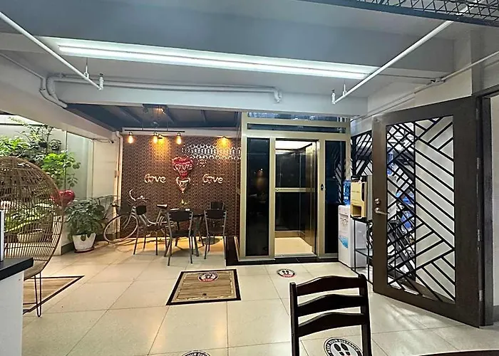 Cornerstone Manor 만다웨 시