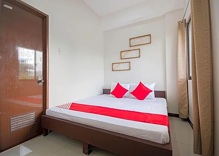 Cornerstone Manor 3*