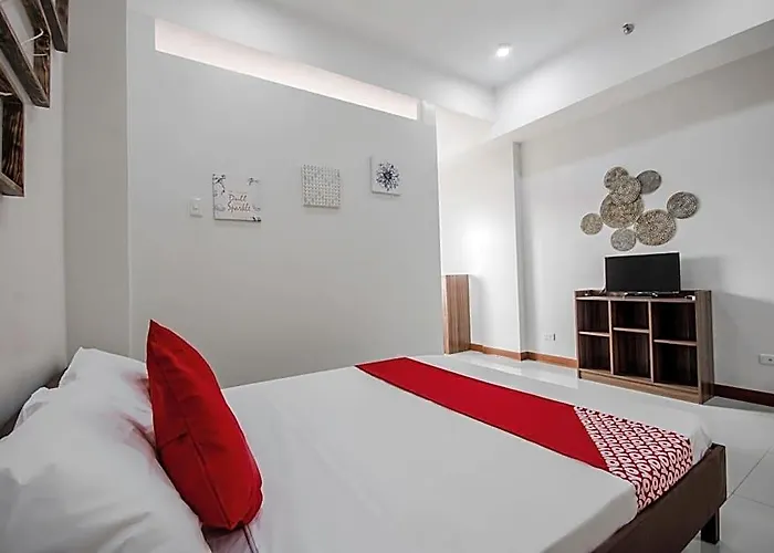 Cornerstone Manor 만다웨 시