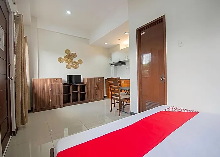 Cornerstone Manor 호텔